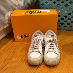 Nike White and Gray Sneakers I ACCEPT OFFERS